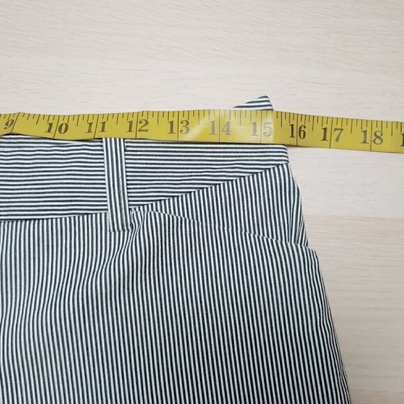 AK ANN KLEIN Navy white stripes high waist coastal casual bermudas - Picture 5 of 10